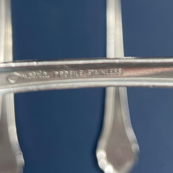Vintage Oneida Profile Lakewood Pattern 4 Soup Spoons Tablespoons Flatware - Picture 4 of 6
